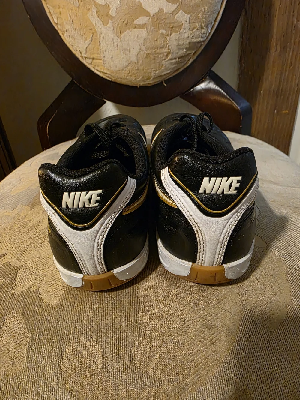 Nike Men's Black & White Indoor Soccer Shoes